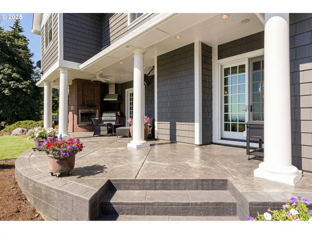 a view of a house with sitting area