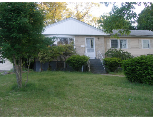 9 Niles Road Randolph, MA 02368 - Photo 3 of 4 Gallery Image 3