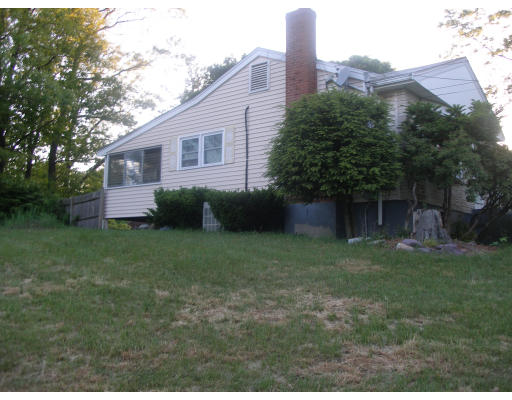 9 Niles Road Randolph, MA 02368 - Photo 4 of 4 Gallery Image 4