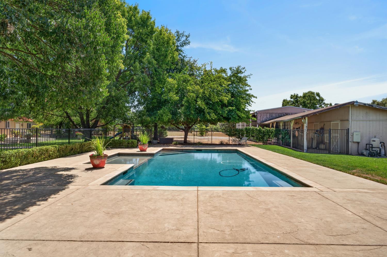 8986 Mooney Road Elk Grove, CA 95624 - Photo 57 of 92 Gallery Image 57