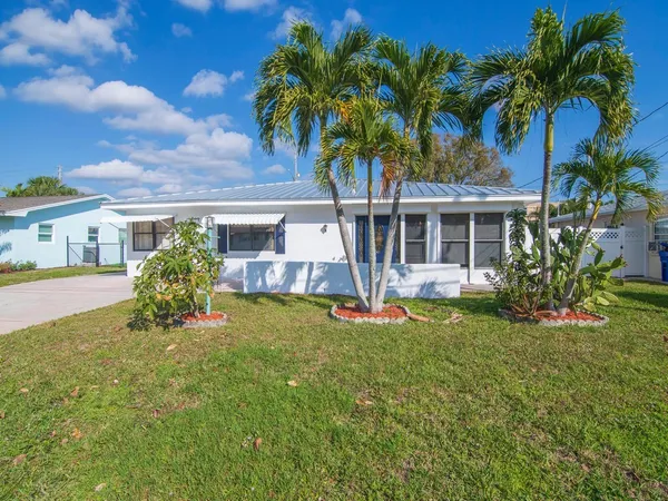 $2,900 | 476 19th Place, Vero Beach, FL 32960