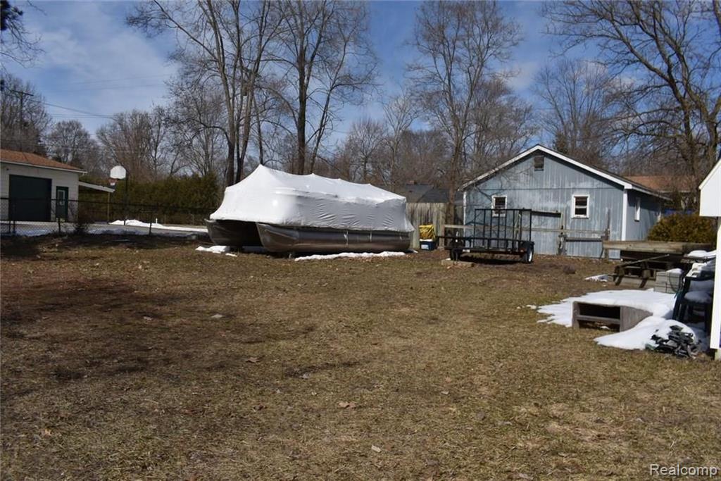 9802 Winston Road Pinckney, MI 48169 - Photo 25 of 33