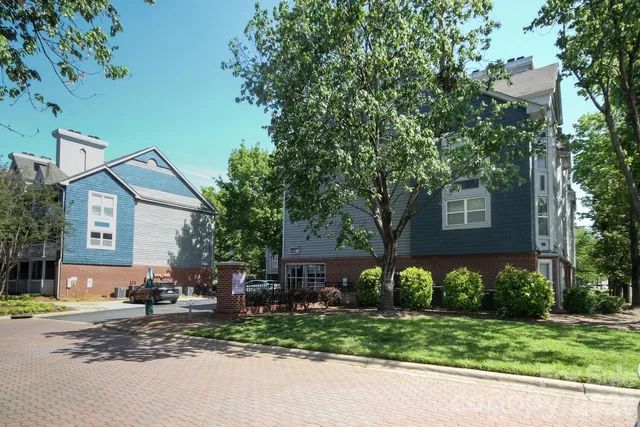 $215,000 | 525 North Graham Street, Unit 3B, Charlotte, NC 28202