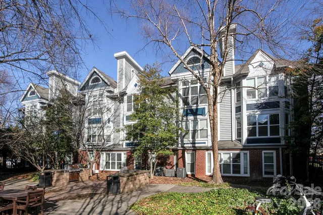 $215,000 | 525 North Graham Street, Unit 3B, Charlotte, NC 28202
