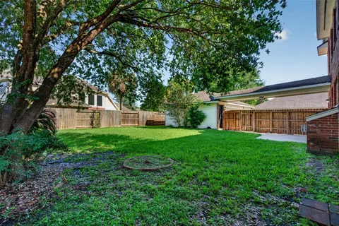$430,000 | 4122 Casa Del Lago Drive, Missouri City, TX 77459