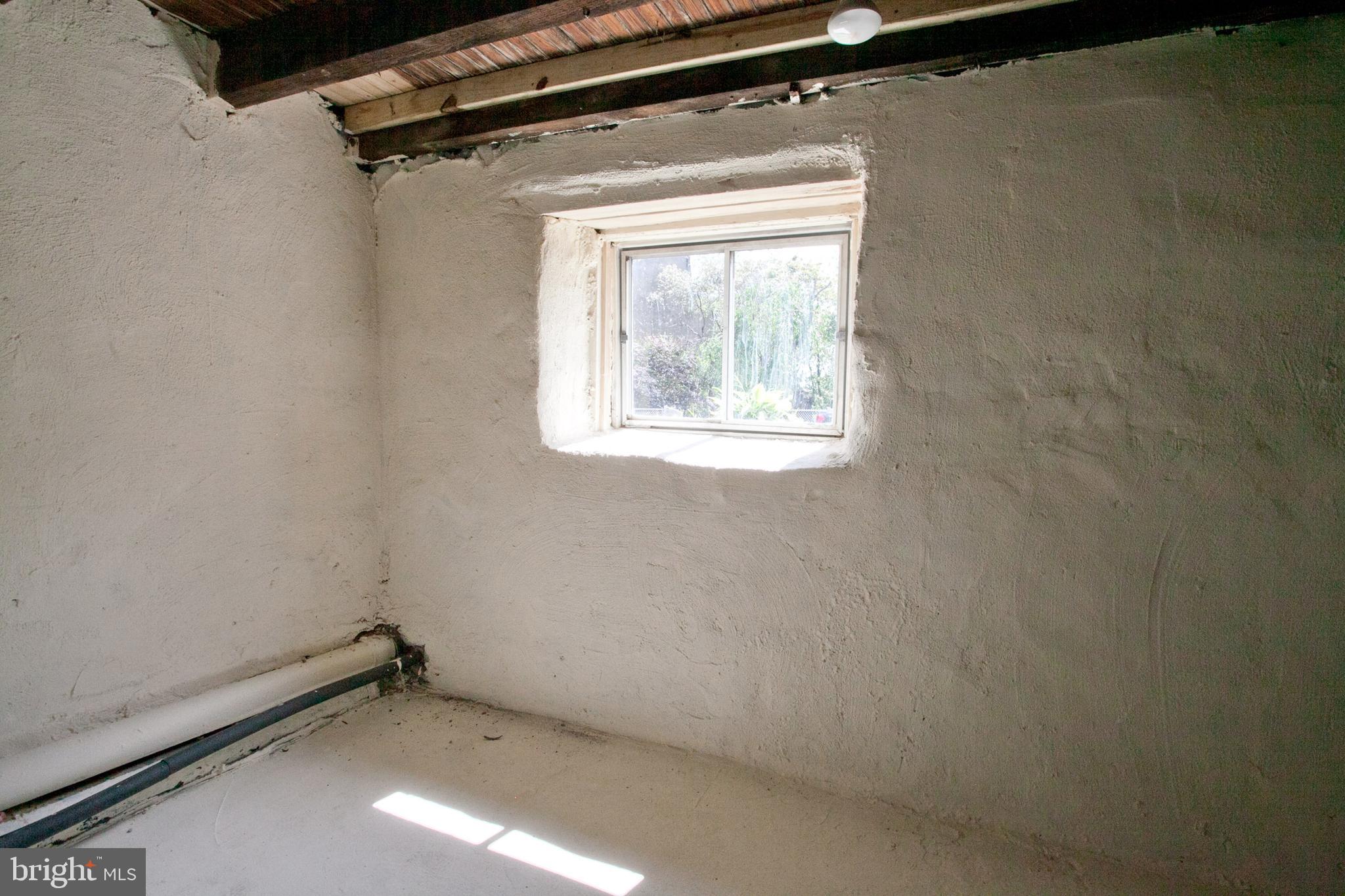 4205 Terrace Street Philadelphia, PA 19128 - Photo 28 of 30 a view of a small space with window