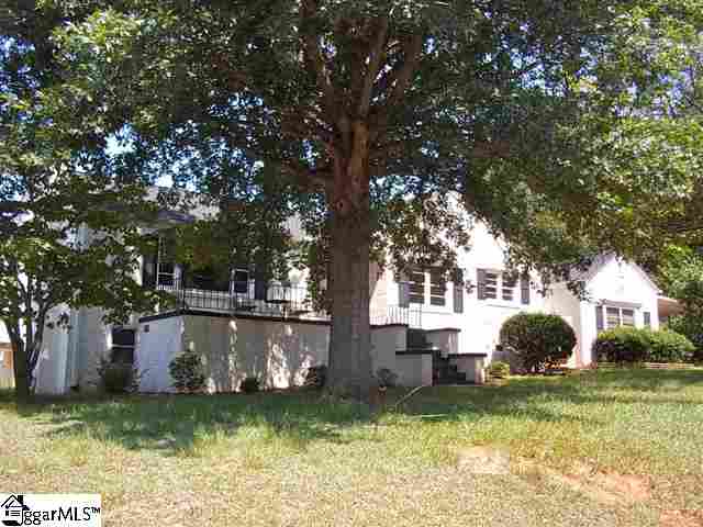 107 Ridgecrest Drive Greenville, SC 29609 - Photo 1 of 24 Gallery Image 1