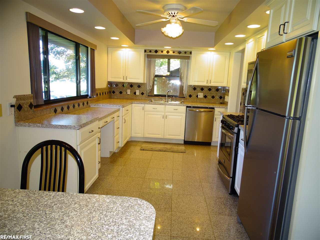 18362 South Nunneley Road Clinton Township, MI 48035 - Photo 7 of 24
