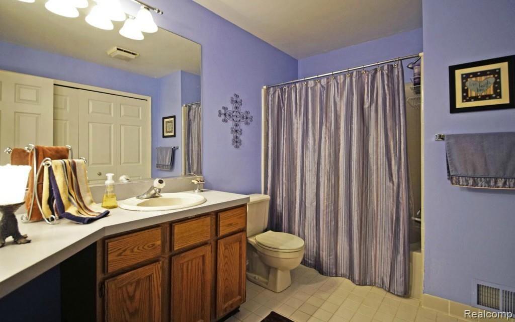 3007 Hunter Road Brighton, MI 48114 - Photo 21 of 33 20-photo-web-1680x1050-195383.jpg