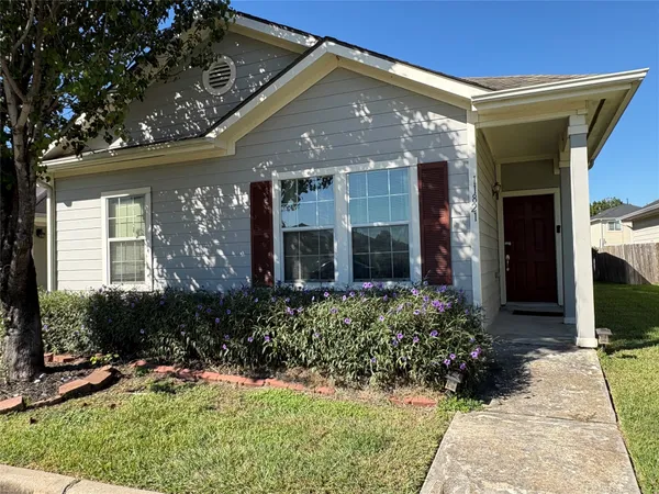 $700 | 11821 Long Wood Garden Drive, Houston, TX 77047