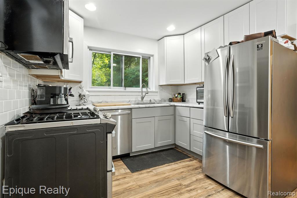 3480 Hazelton Avenue Rochester Hills, MI 48307 - Photo 9 of 20