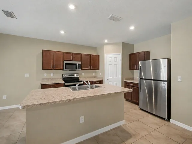 $320,000 | 5234 Oakland Lake Circle, Fort Pierce, FL 34951