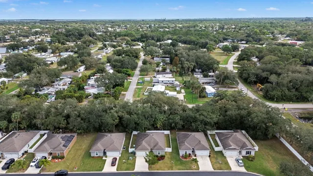 $320,000 | 5234 Oakland Lake Circle, Fort Pierce, FL 34951