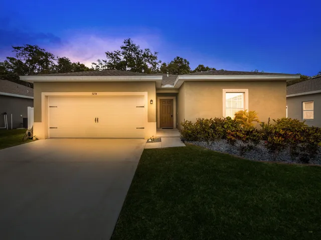 $320,000 | 5234 Oakland Lake Circle, Fort Pierce, FL 34951