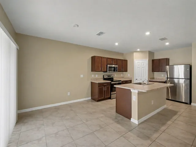 $320,000 | 5234 Oakland Lake Circle, Fort Pierce, FL 34951