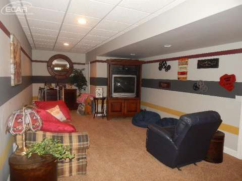 5515 Coldwater Road Flint, MI 48504 - Photo 32 of 44 20435865-31.JPG