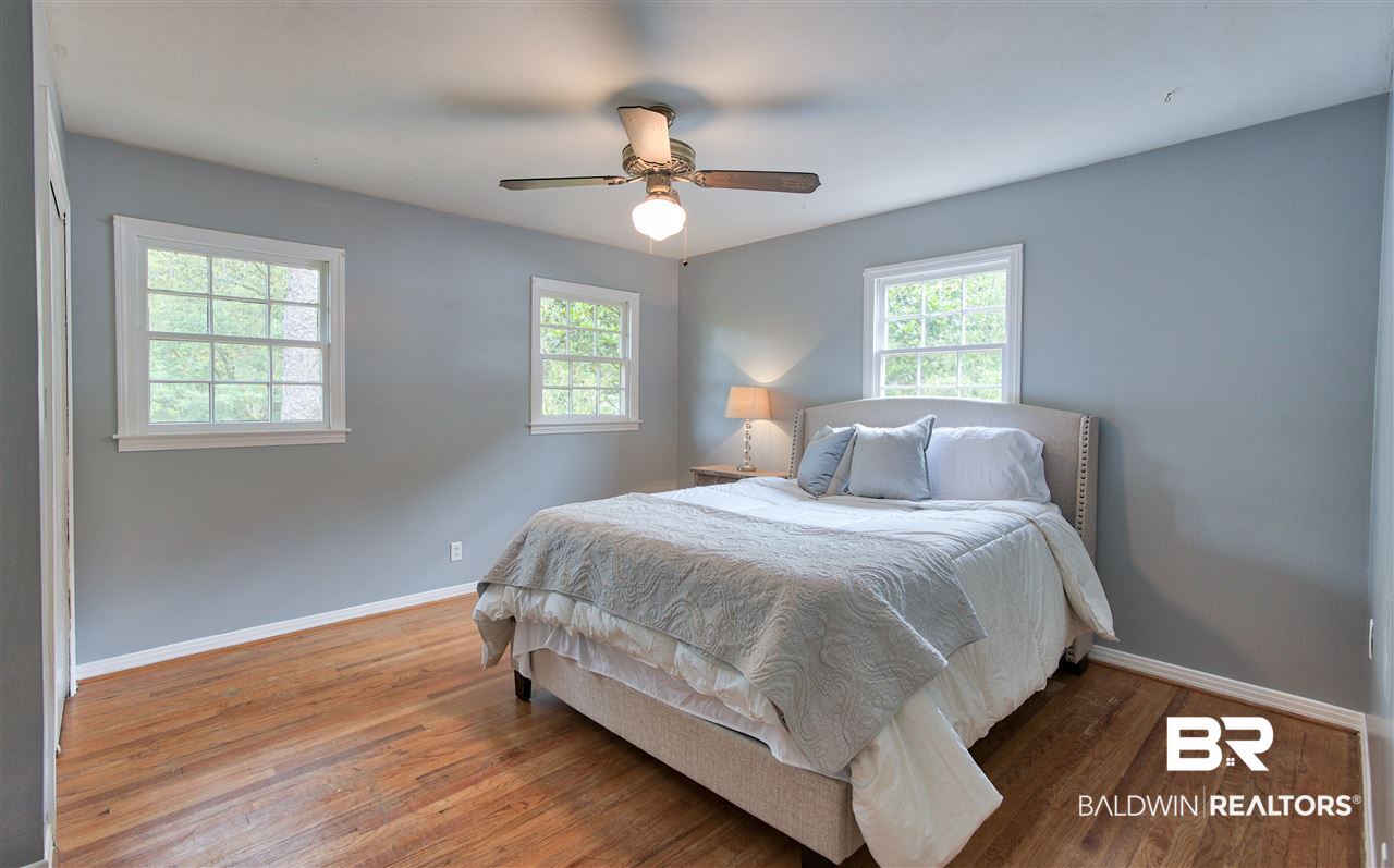 2715 Woodland Road Mobile, AL 36693 - Photo 14 of 28 Master Bedroom