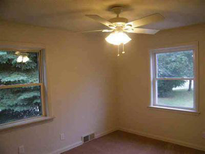 9250 Davison Road Davison, MI 48423 - Photo 8 of 9 20206228-7.JPG