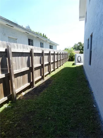 $3,895 | 14212 Northeast 4th Avenue, Miami, FL 33161