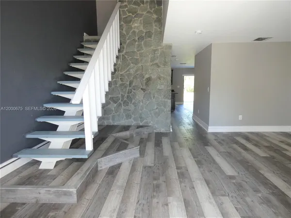 $3,895 | 14212 Northeast 4th Avenue, Miami, FL 33161