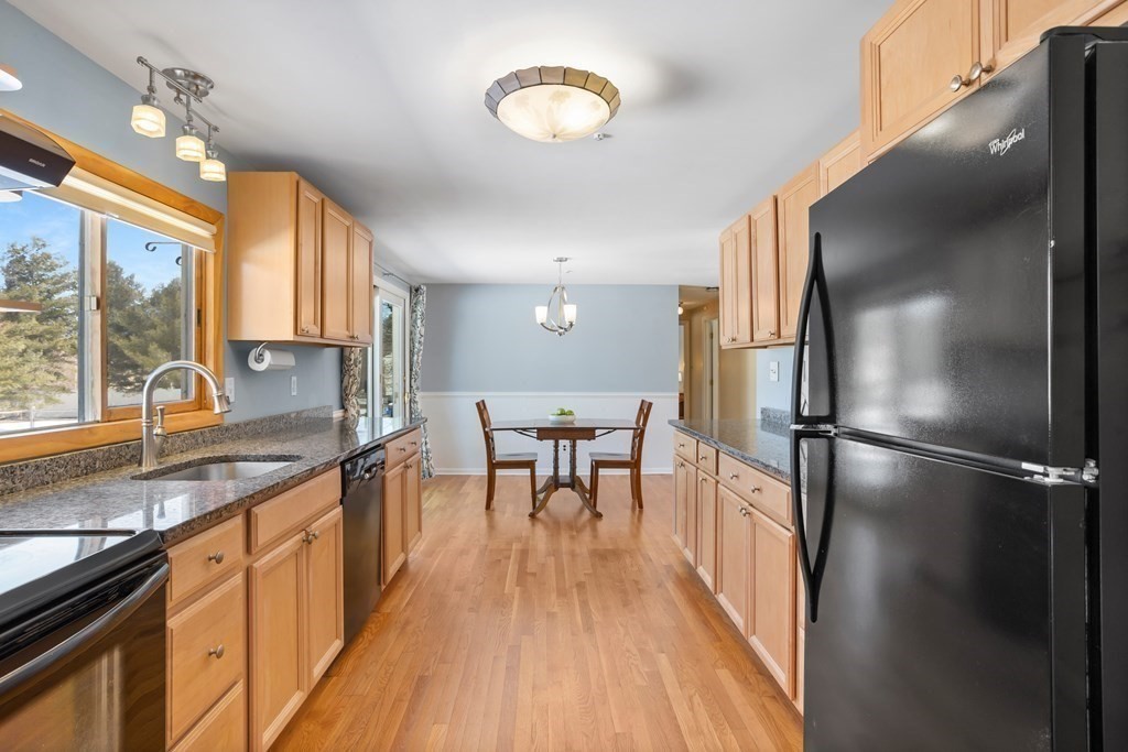 75 Range Road Concord, MA 01742 - Photo 5 of 32 Gallery Image 5