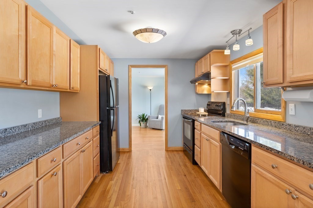 75 Range Road Concord, MA 01742 - Photo 7 of 32 Gallery Image 7