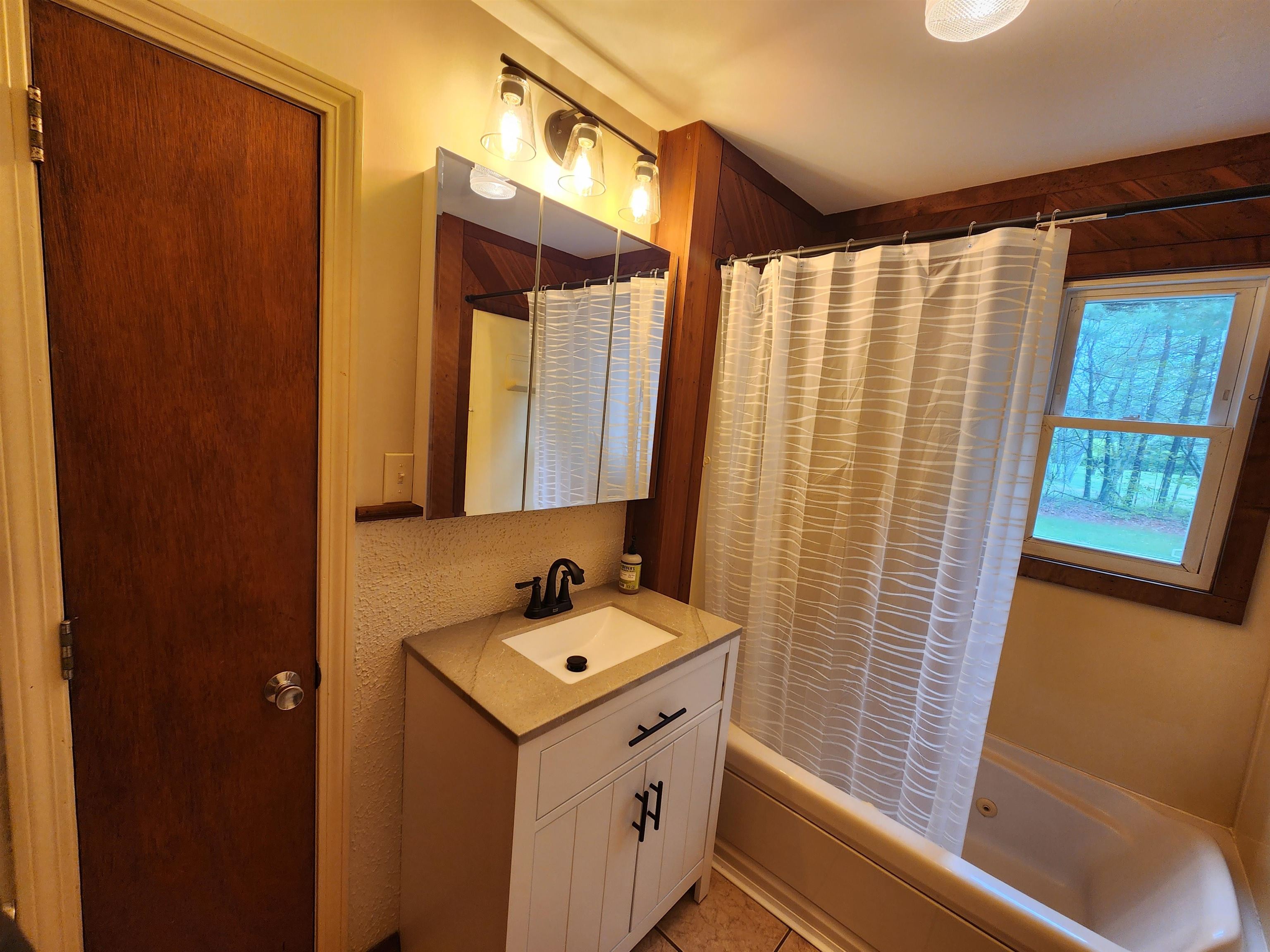 86 Pepperell Road Hollis, NH 03049 - Photo 17 of 46 Gallery Image 17