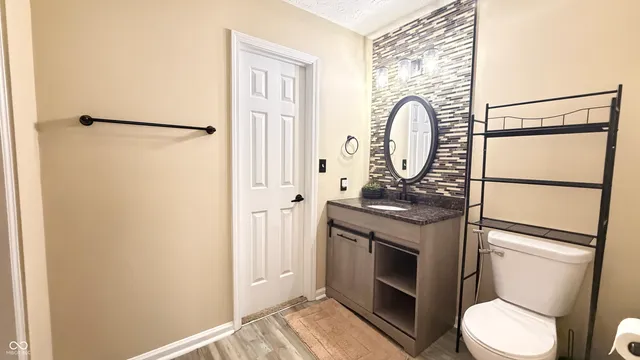 $2,400 | 6010 Lakeside Manor Avenue, Indianapolis, IN 46254