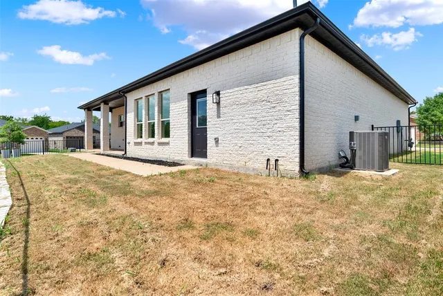 $375,000 | 3725 Creek View Drive, McKinney, TX 75071