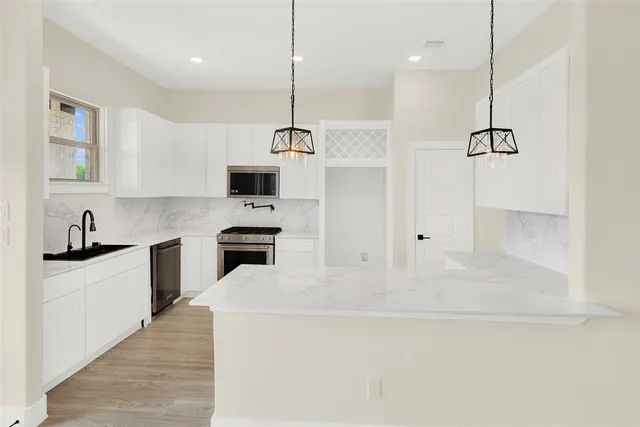 $375,000 | 3725 Creek View Drive, McKinney, TX 75071