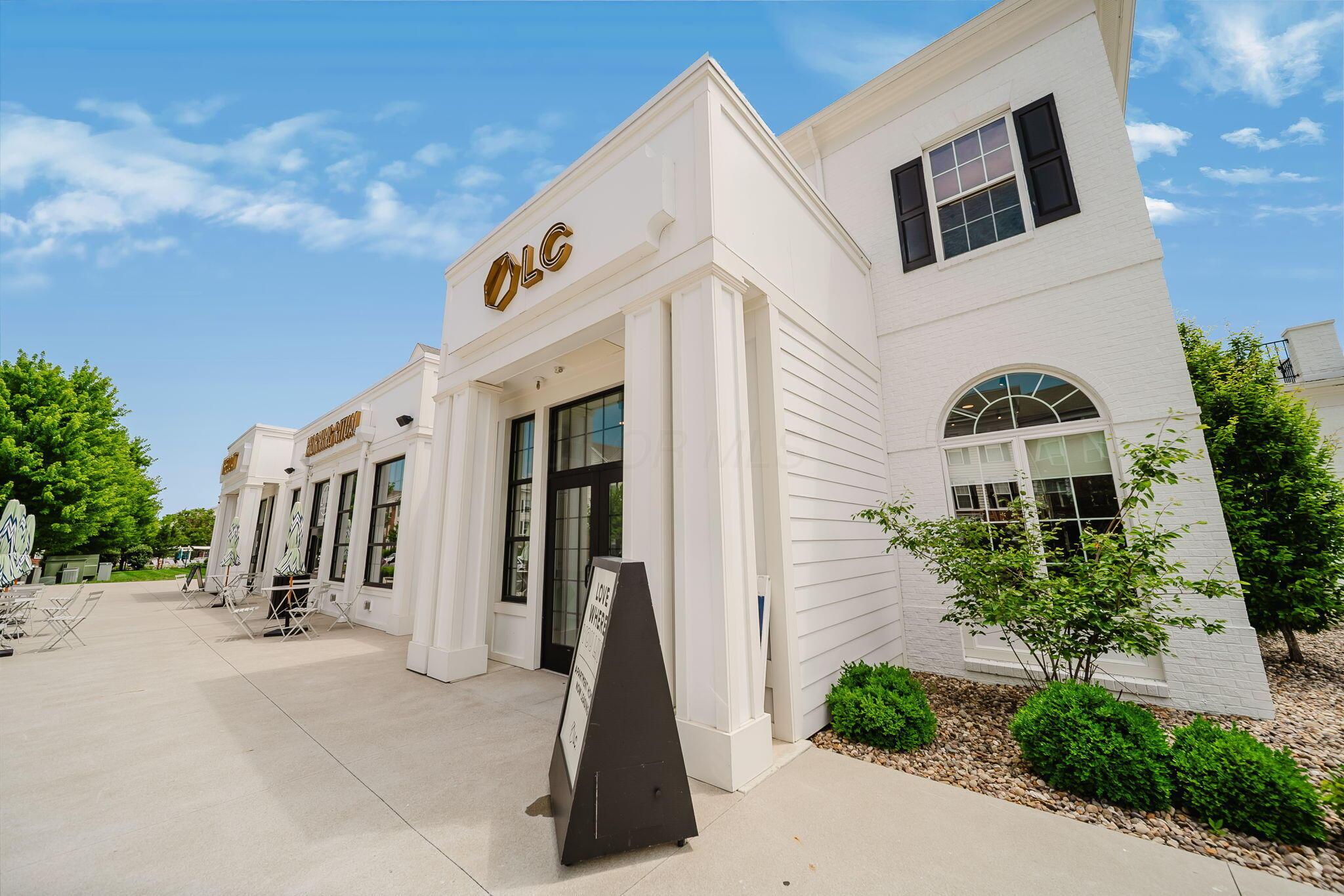 6186 Needletail Road, Unit 66 Columbus, OH 43230 - Photo 39 of 48 Located in the Preserve Crossing Community, 6186 Needletail has access to a clubhouse with workout facility, pools, sand volleyball courts, sidewalks, a coffee shop, and the GOAT restaurant and bar!