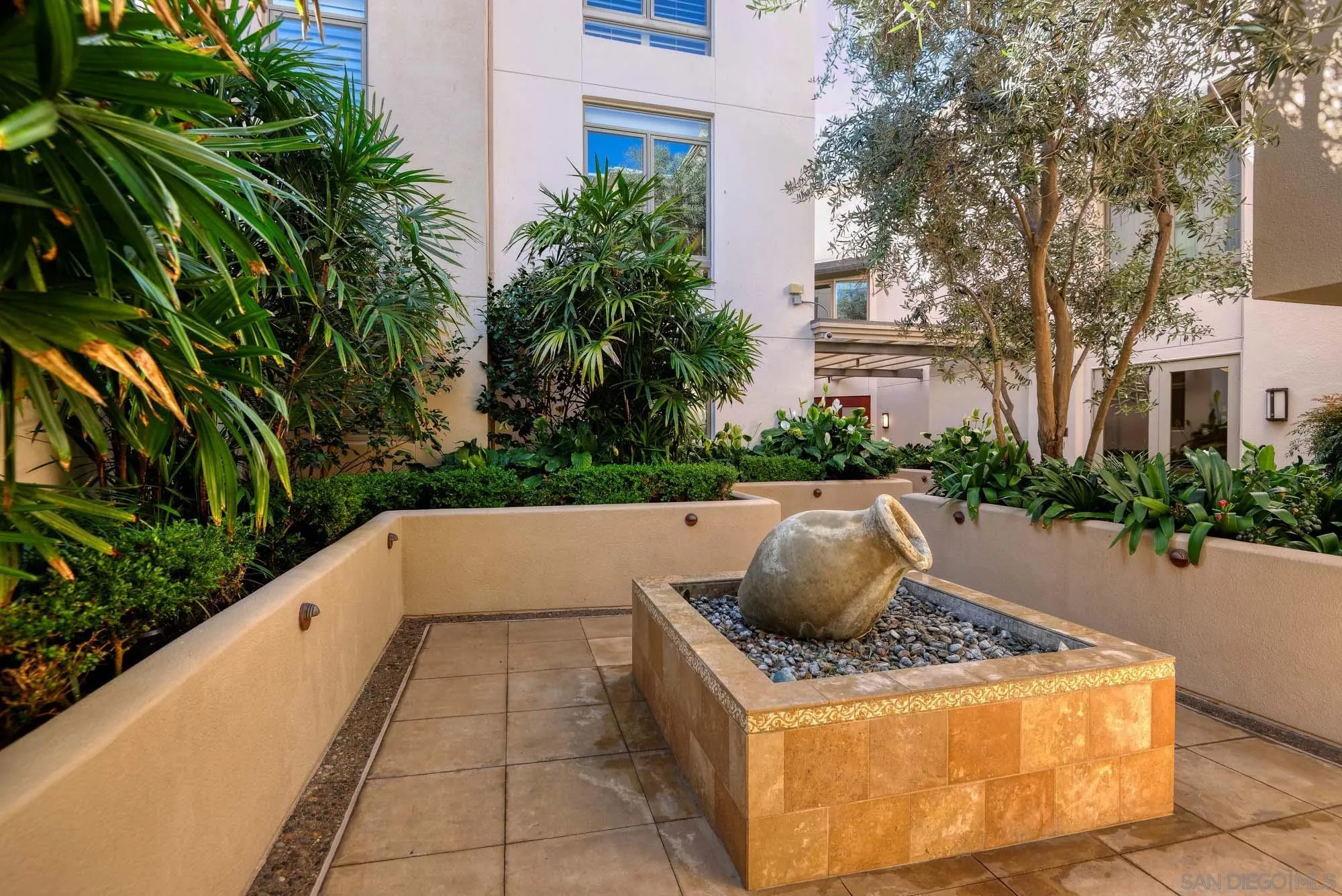 464 Prospect Street, Unit 101 La Jolla, CA 92037 - Photo 28 of 43 a view of outdoor space and yard