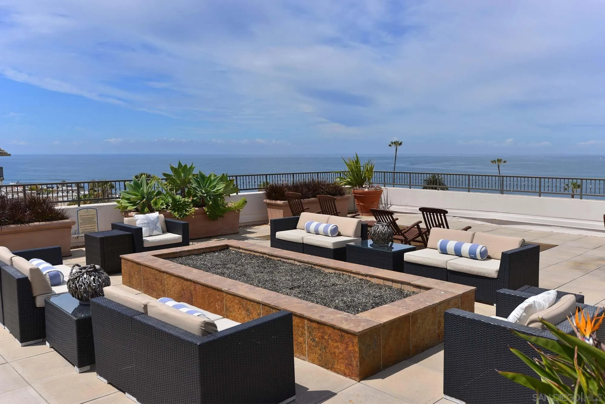 464 Prospect Street, Unit 101 La Jolla, CA 92037 - Photo 39 of 43 a view of a terrace with furniture