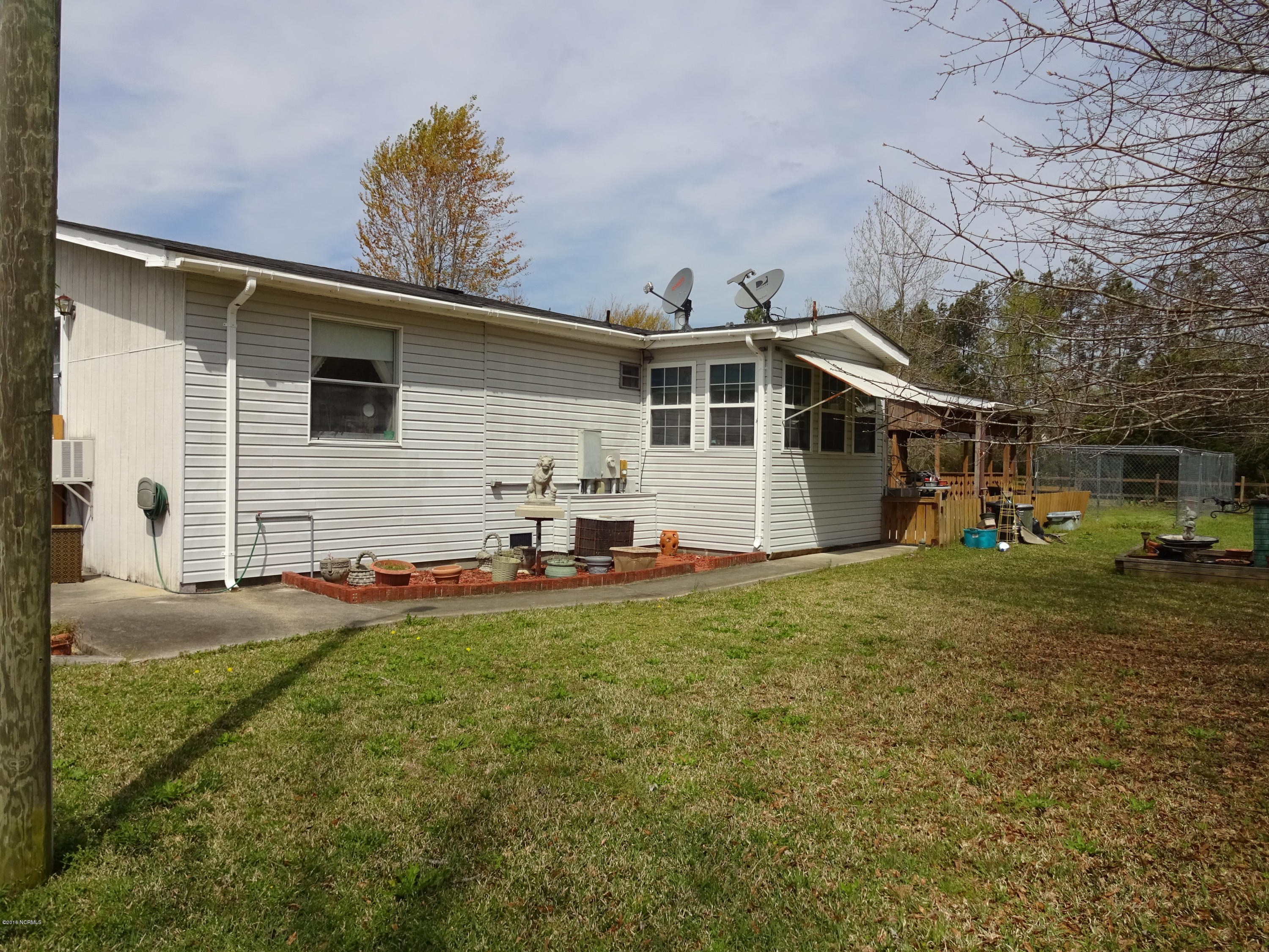 4019 Highsmith Road Burgaw, NC 28425 - Photo 3 of 6 DSC01290