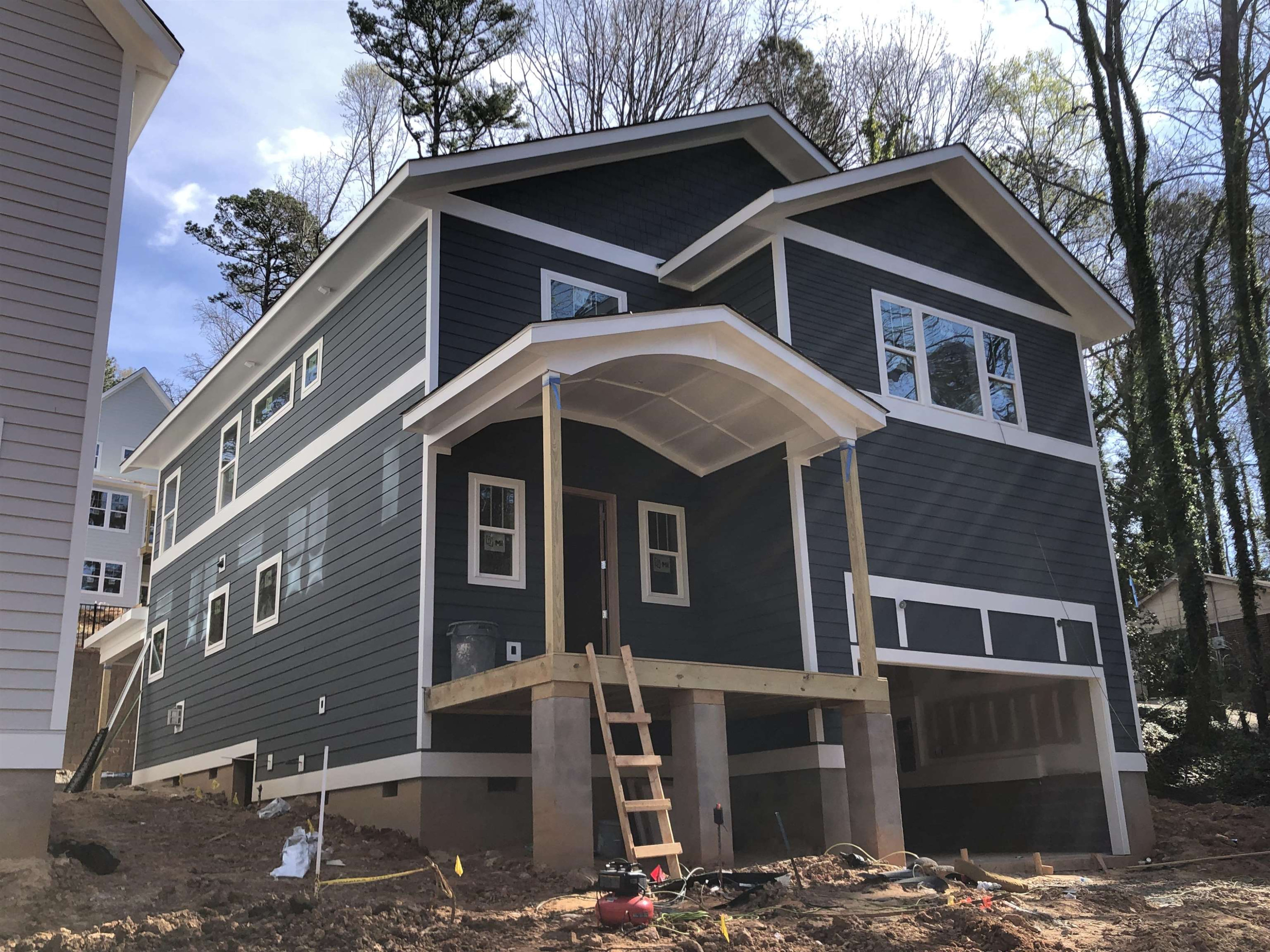 1415 Onslow Road Raleigh, NC 27606 - Photo 1 of 21 Photo 1