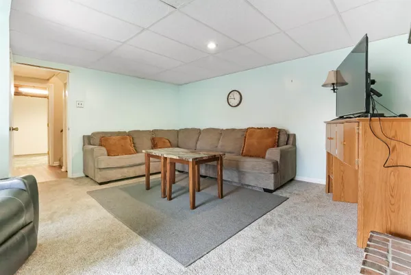 $245,000 | 6677 Concord Drive, Newburgh, IN 47630