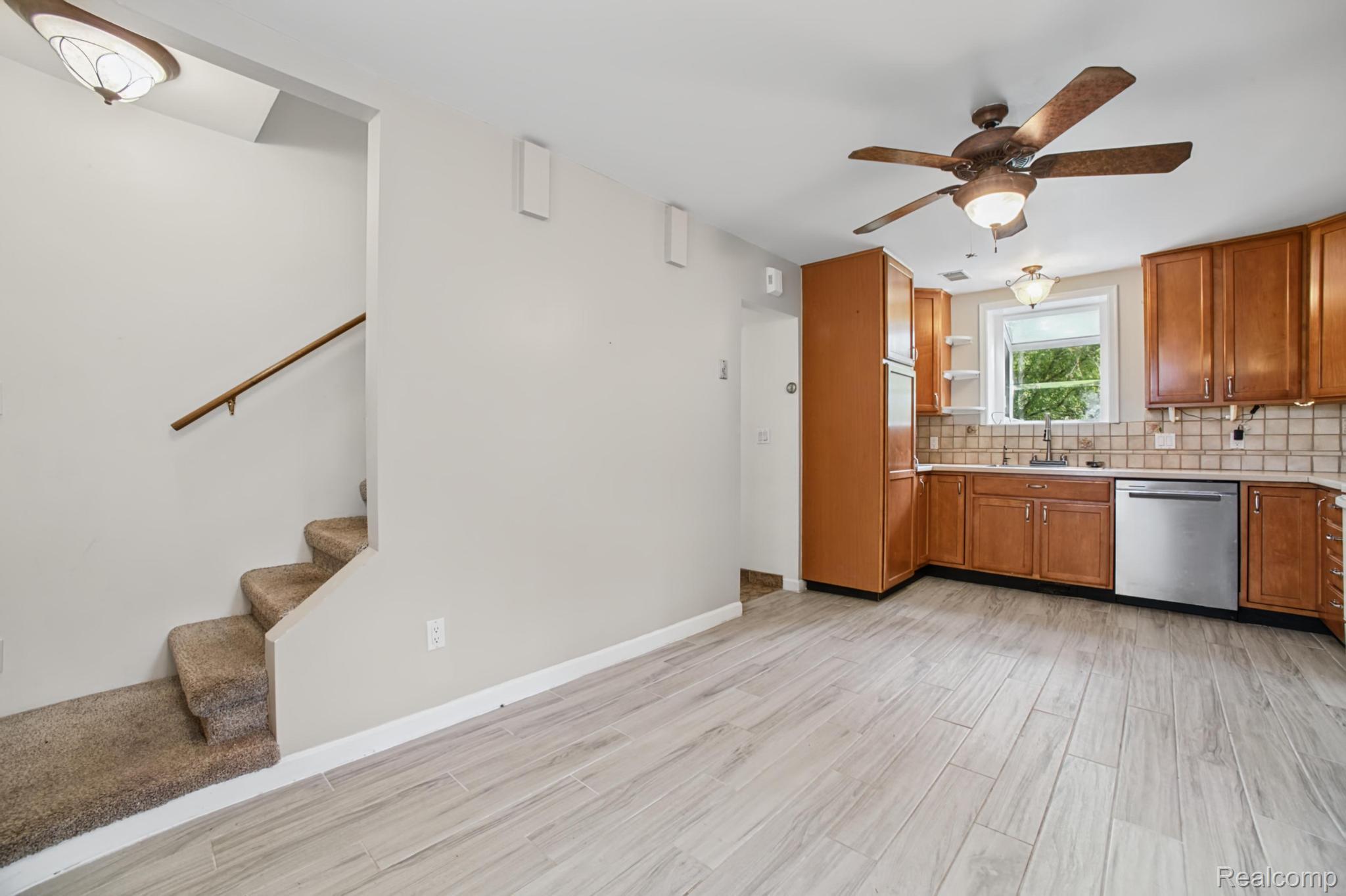 11897 Shaffer Road Davisburg, MI 48350 - Photo 9 of 55 5.jpg