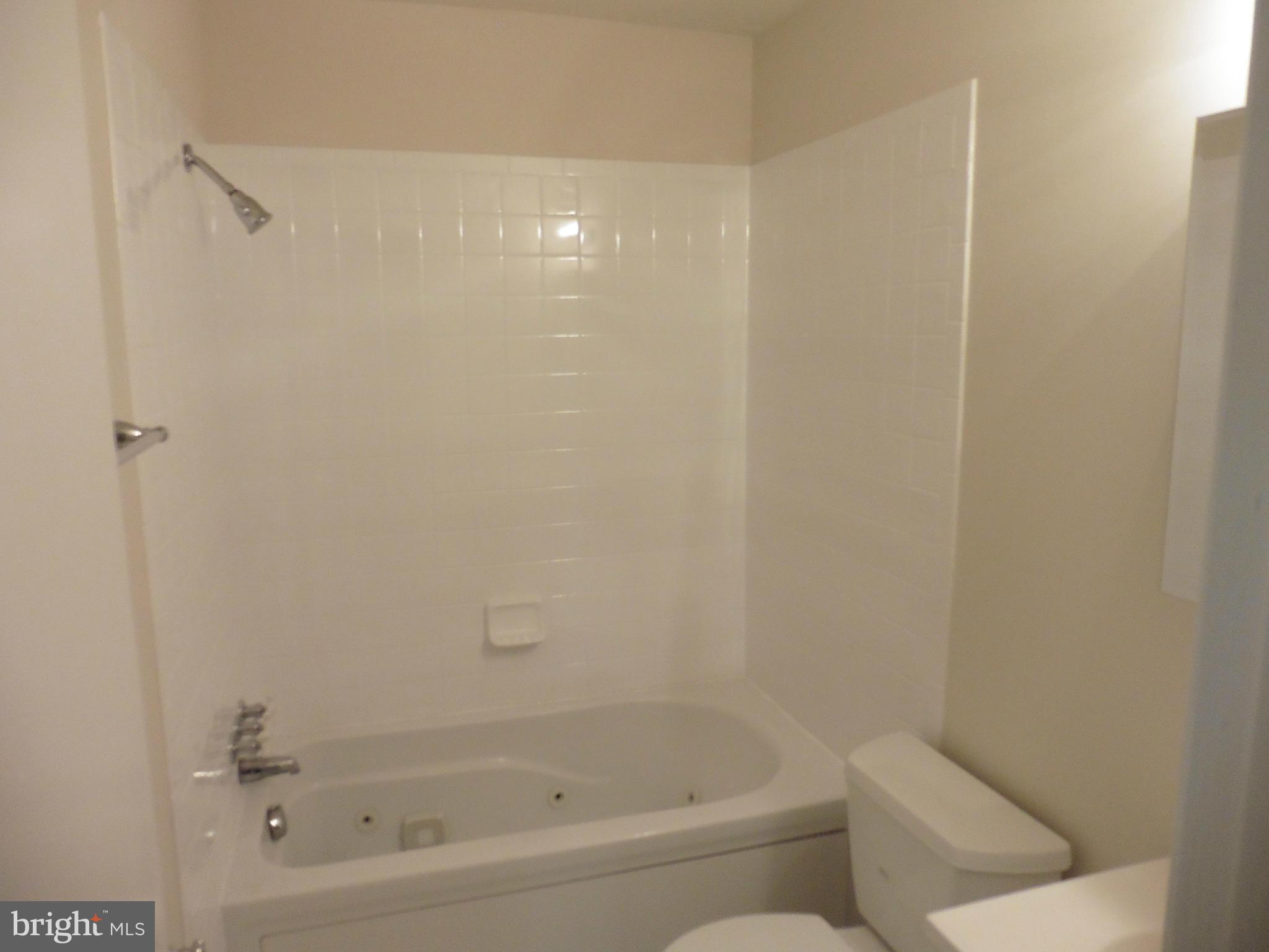 8489 Weems Road Manassas, VA 20110 - Photo 12 of 18 Bath