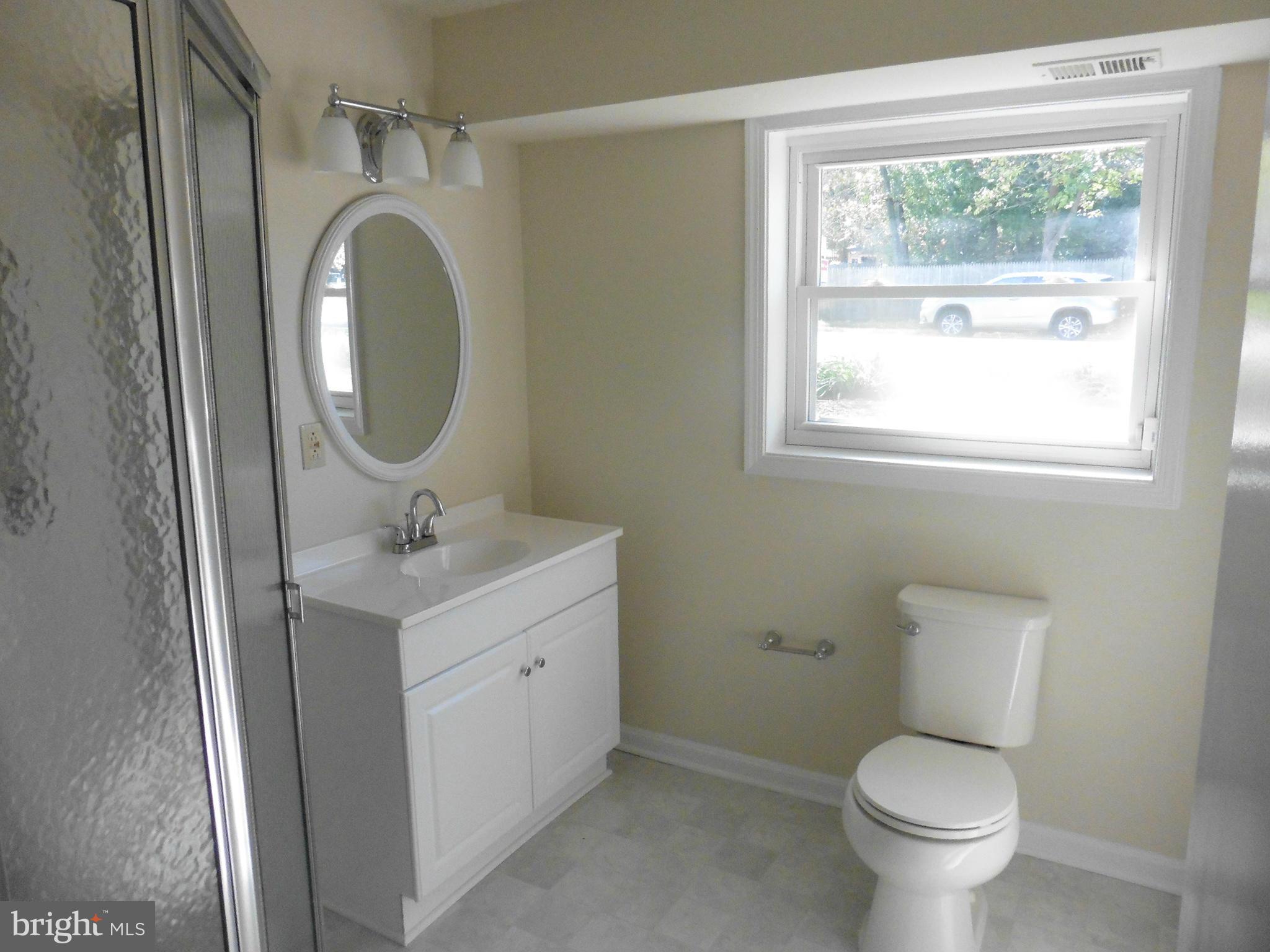 8489 Weems Road Manassas, VA 20110 - Photo 15 of 18 Lower 2 Bathroom