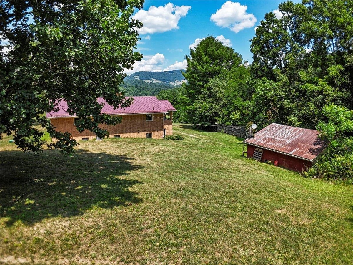 214 Old Stage Road Pembroke, VA 24136 - Photo 46 of 58 Gallery Image 46