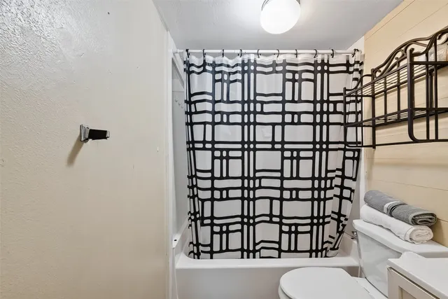 $1,495 | 1012 12th Street, Unit UP, Dickinson, TX 77539