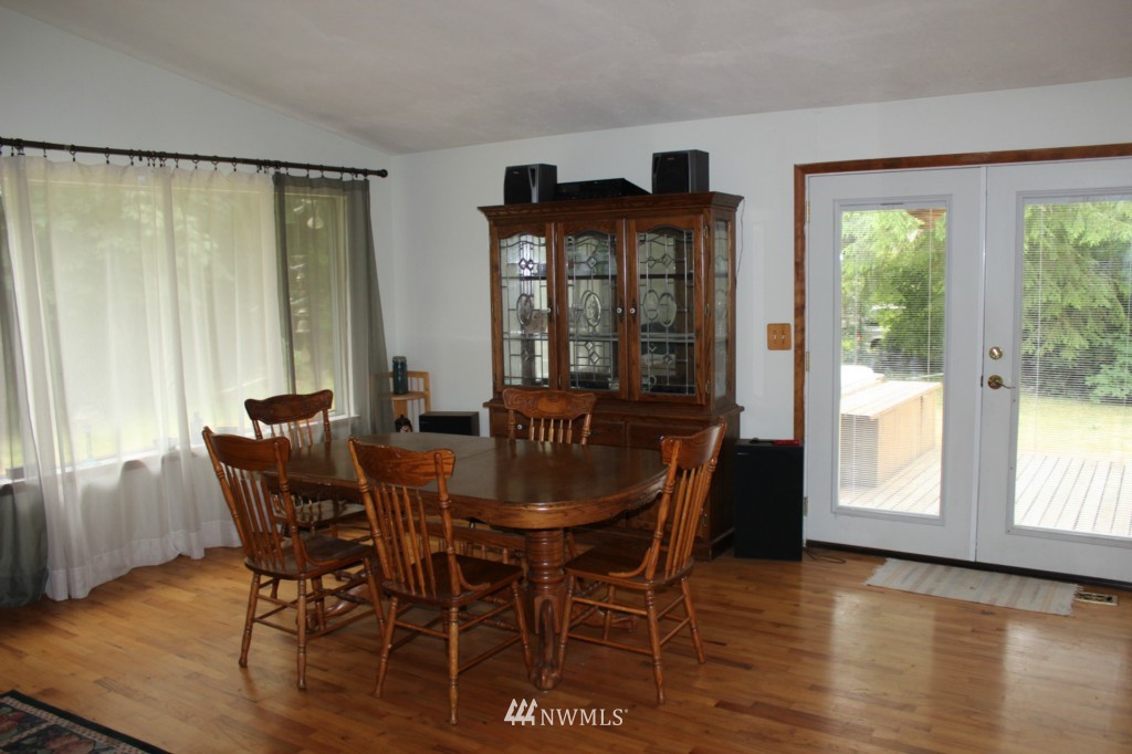 16428 Sylvester Road Southwest Burien, WA 98166 - Photo 3 of 7 Gallery Image 3