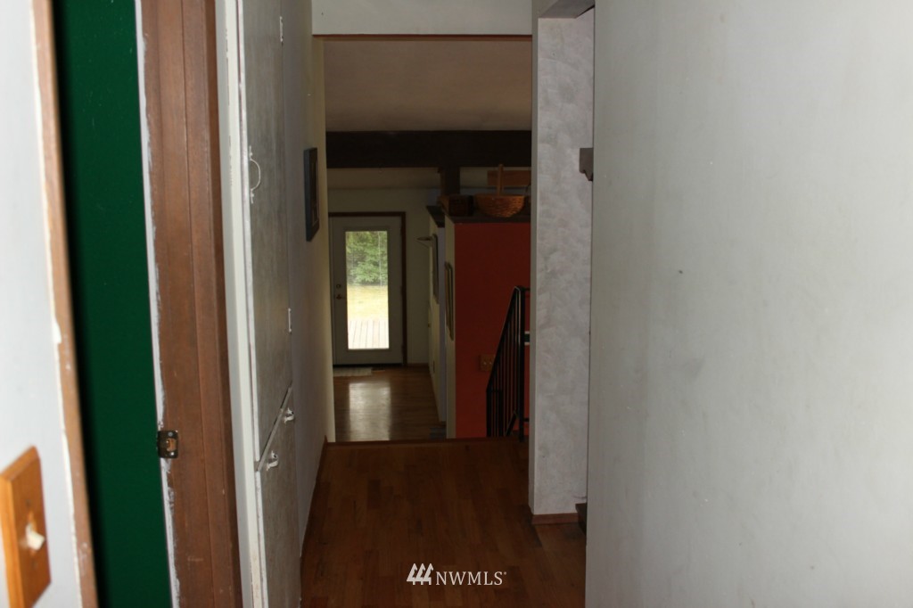 16428 Sylvester Road Southwest Burien, WA 98166 - Photo 7 of 7 Gallery Image 7