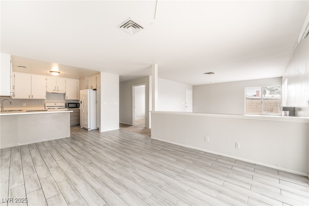 7019 Grassy Knoll Street Las Vegas, NV 89147 - Photo 7 of 21