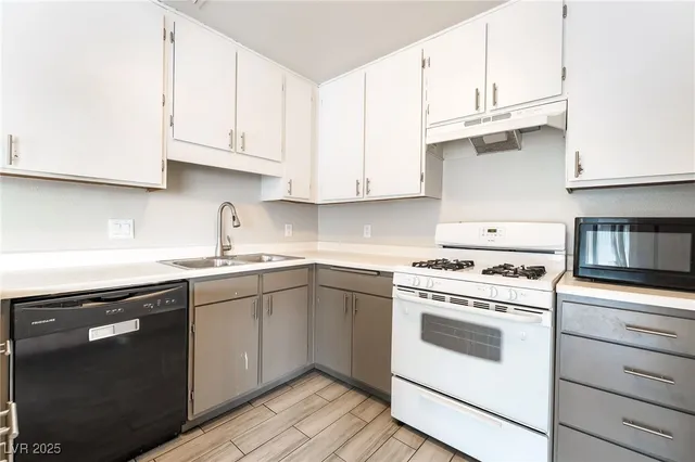 $1,700 | 7019 Grassy Knoll Street, Las Vegas, NV 89147