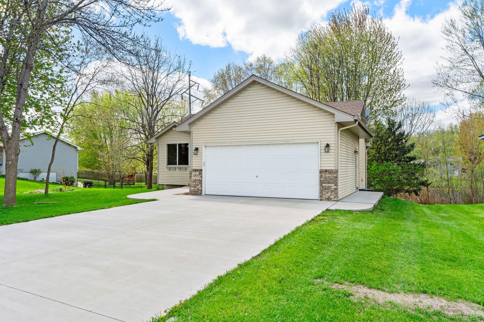 1201 Juniper Lane Buffalo, MN 55313 - Photo 2 of 54