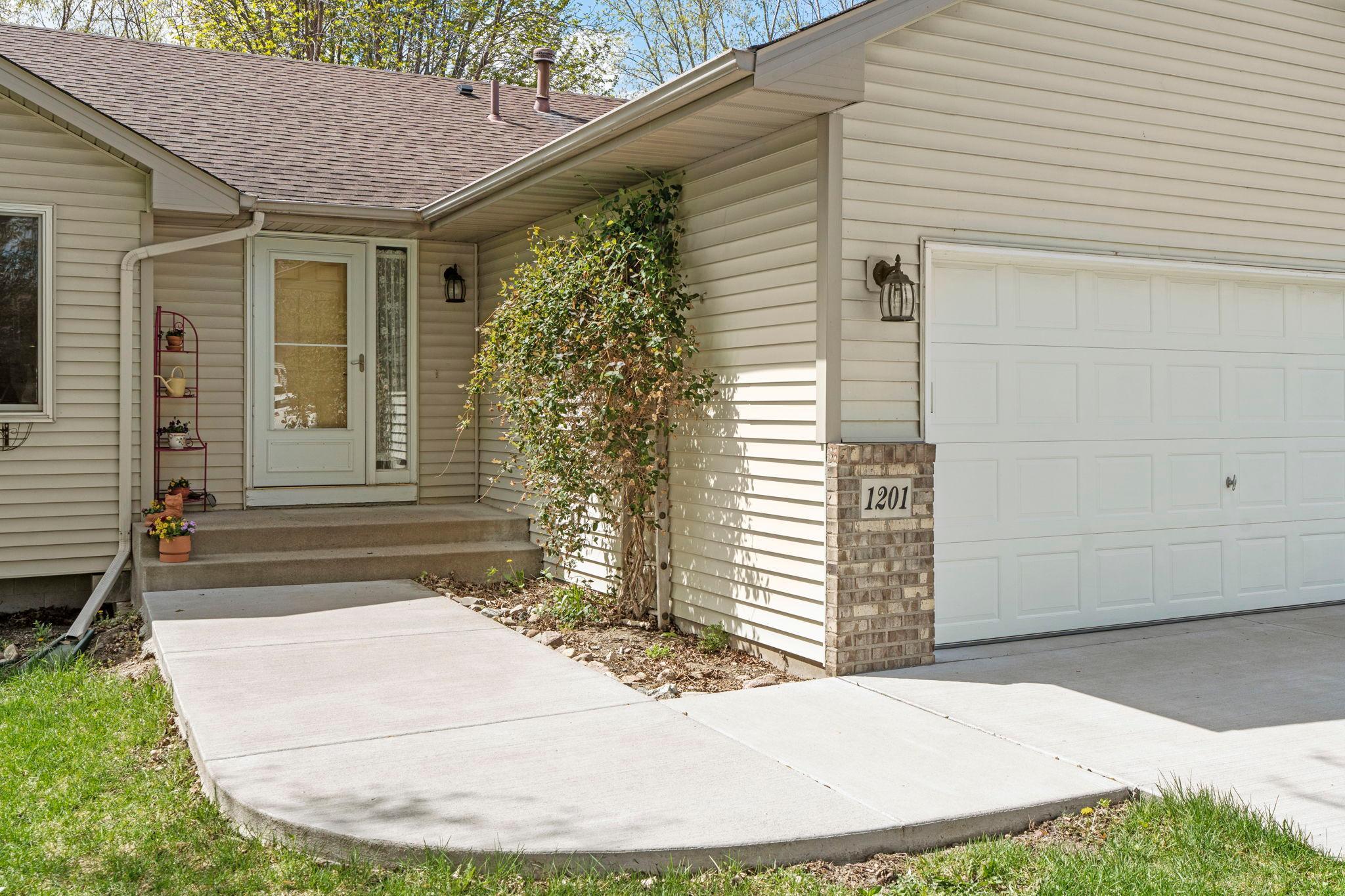 1201 Juniper Lane Buffalo, MN 55313 - Photo 4 of 54
