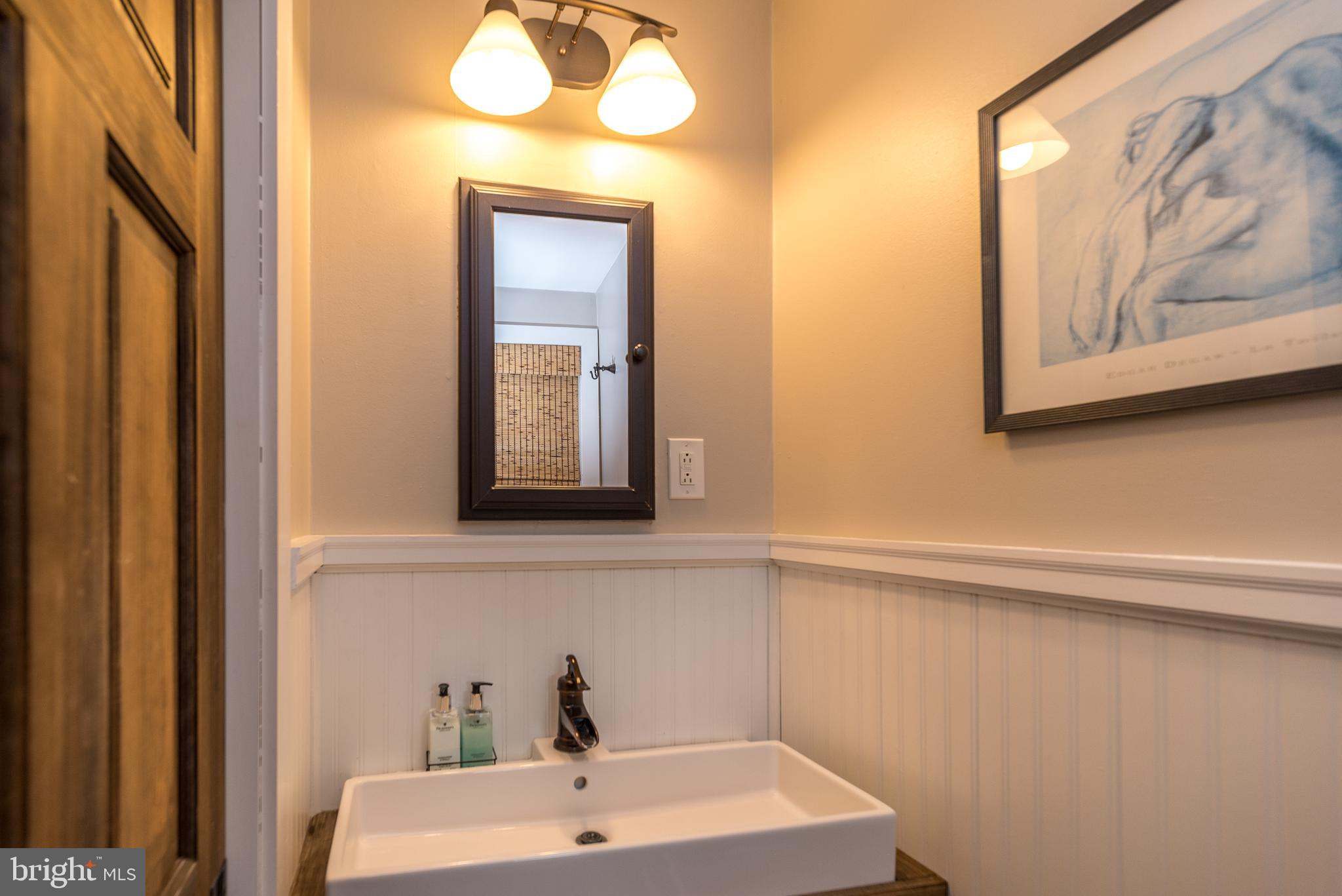 38 Dechert Road Conshohocken, PA 19428 - Photo 15 of 25 Main 2 Piece Bathroom