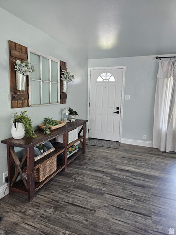 705 North 700 East Payson, UT 84651 - Photo 7 of 30 Foyer with baseboards and dark wood-style floors