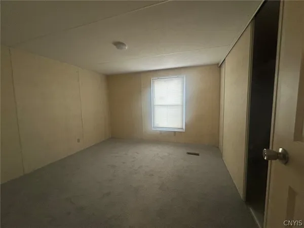 $59,500 | 239 Colonial Circle, Utica, NY 13502